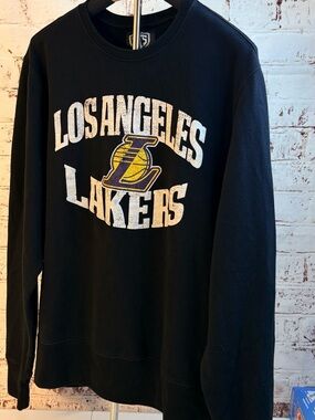 Los Angeles Lakers Black Crewneck Sweatshirt - NBA Team Logo
